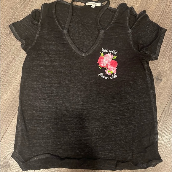 Three T Shirt Bundle size Medium - Picture 8 of 9